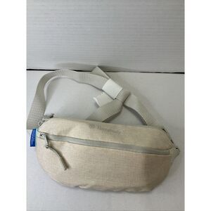 United Polaris Business Class Therabody Crossbody‎ Fanny Belt Amenity Kit Beige